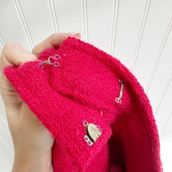 CHANEL Red Pencil Skirt - 80s Vintage - Picture 7 of 10